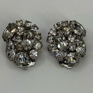Continental Vtg Crystal Cluster clip on Earrings